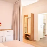 Ξενοδοχείο Minderleins 4*